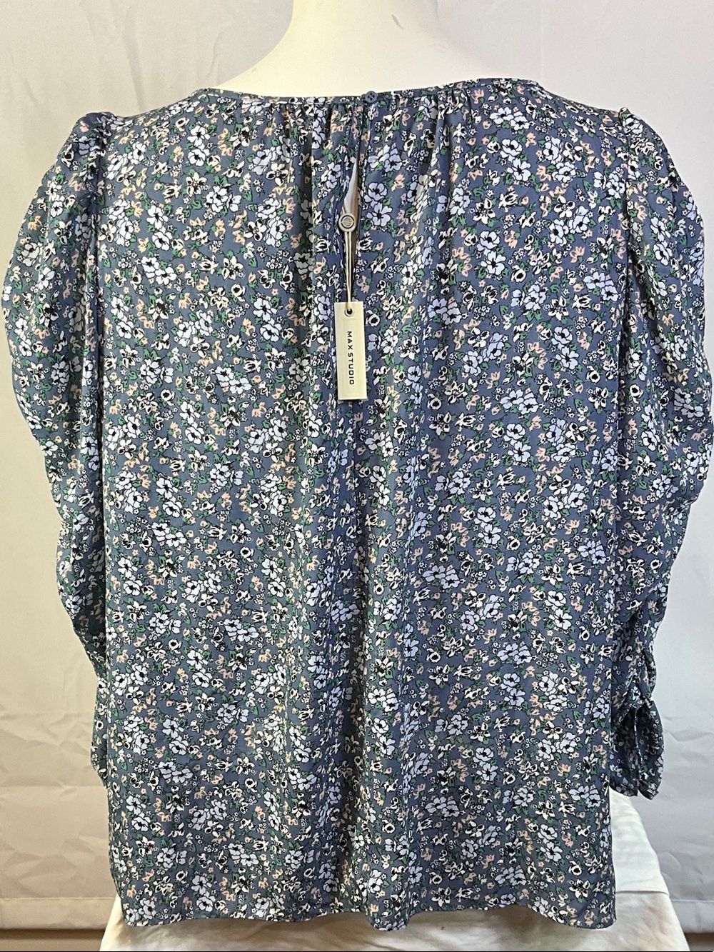 Max Studio Lightweight Boho Ruched Puff Long Sleeve Floral Blouse Size 3X - Picture 2 of 7